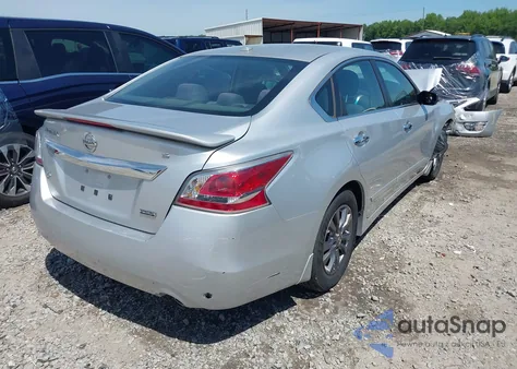 2015 Nissan Altima 2.5 S z USA, uszkodzony, nr VIN 1N4AL3AP7FC581552